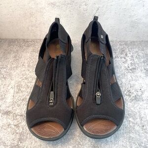 B Zees Wedge Sandals